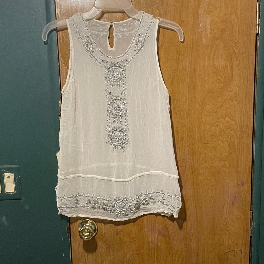 Elegant White Sleeveless Top